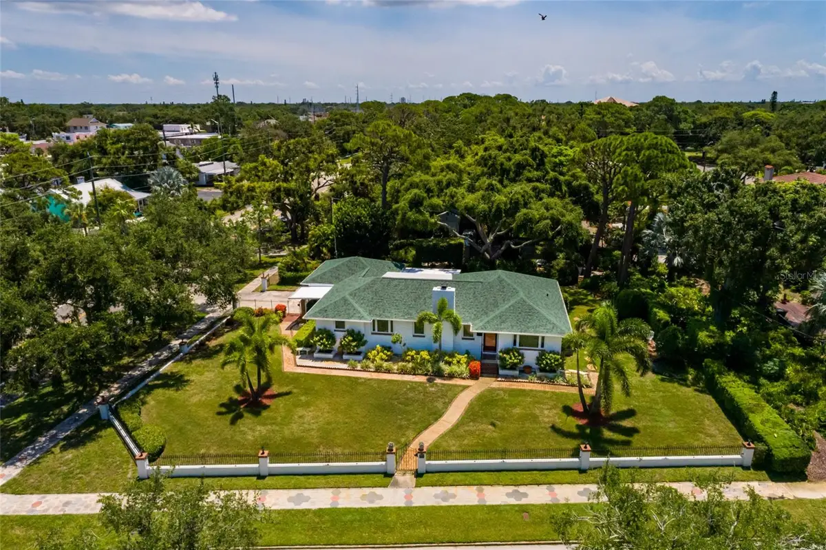 100 Park Street S, Saint Petersburg, FL 33707 - Image #1