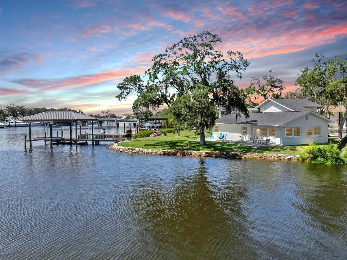 424 Doric Court, Tarpon Springs, FL 34689 - Image #1