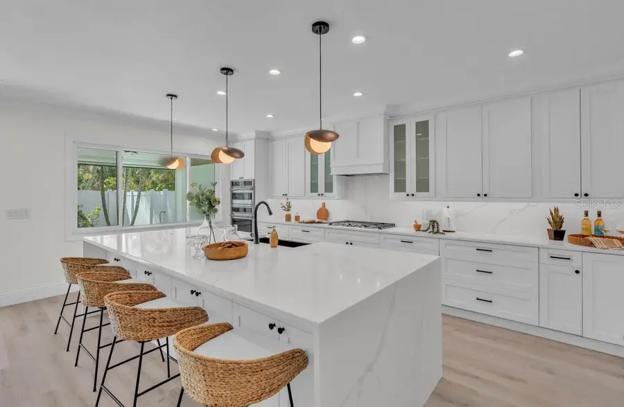 965 Bruce Avenue, Clearwater Beach, FL 33767 - Image #2