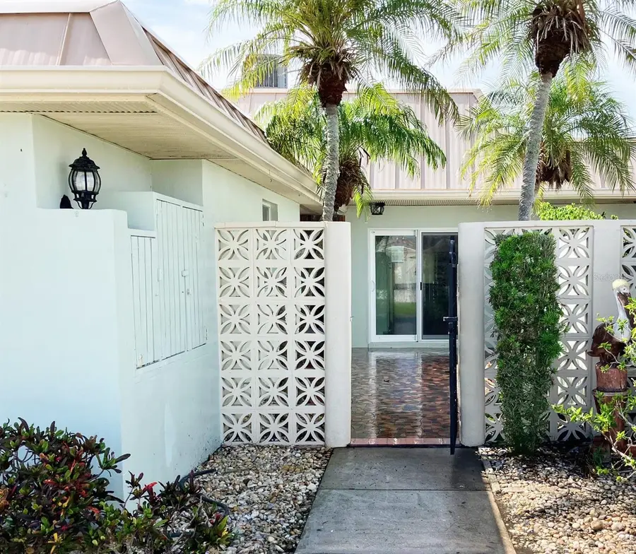 628 Boca Ciega Point Boulevard S, Saint Petersburg, FL 33708 - Image #2