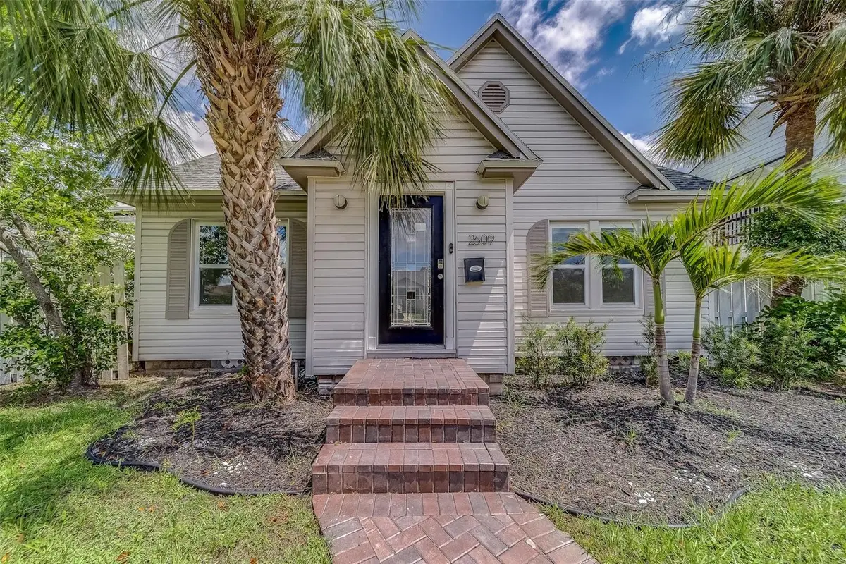 2609 Dartmouth Avenue N, Saint Petersburg, FL 33713 - Image #1