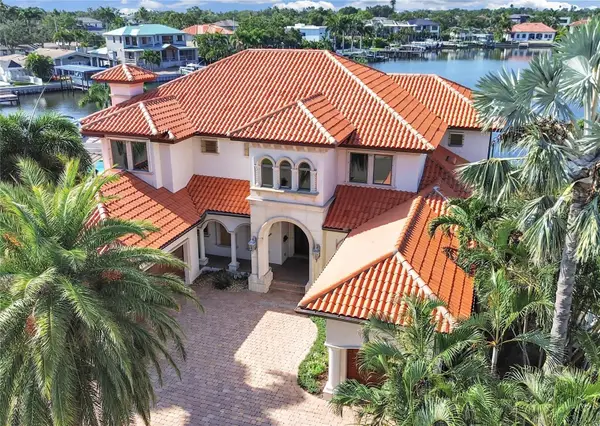 1097 Eden Isle Drive Ne, ST PETERSBURG, FL 33704