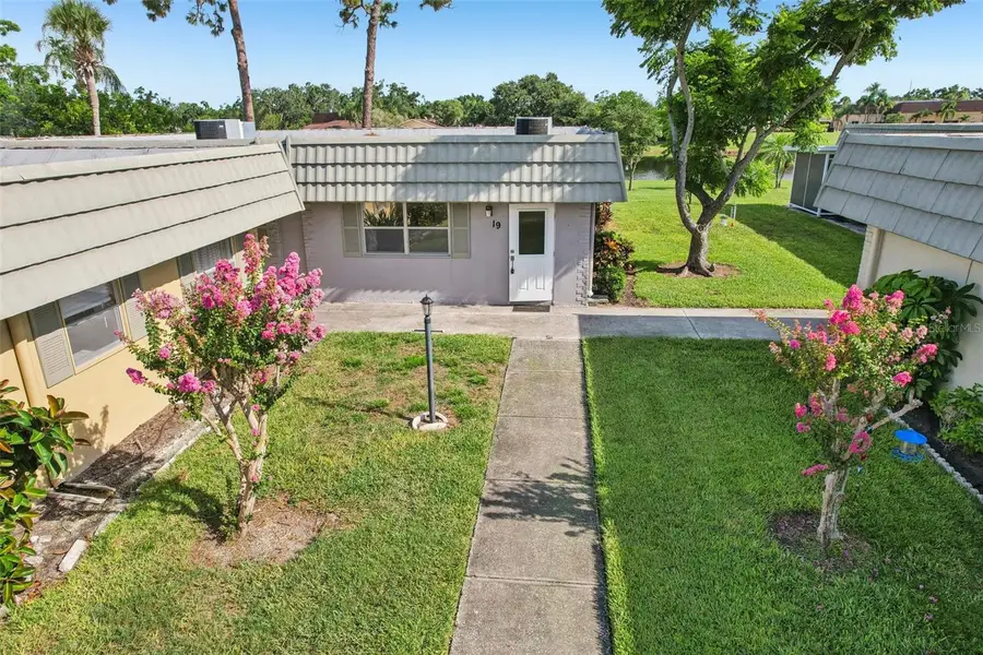 201 Kings Boulevard #19, Sun City Center, FL 33573 - Image #2