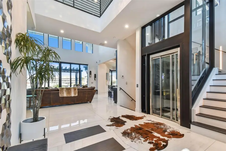 206 6th Street E, Tierra Verde, FL 33715 - Image #3