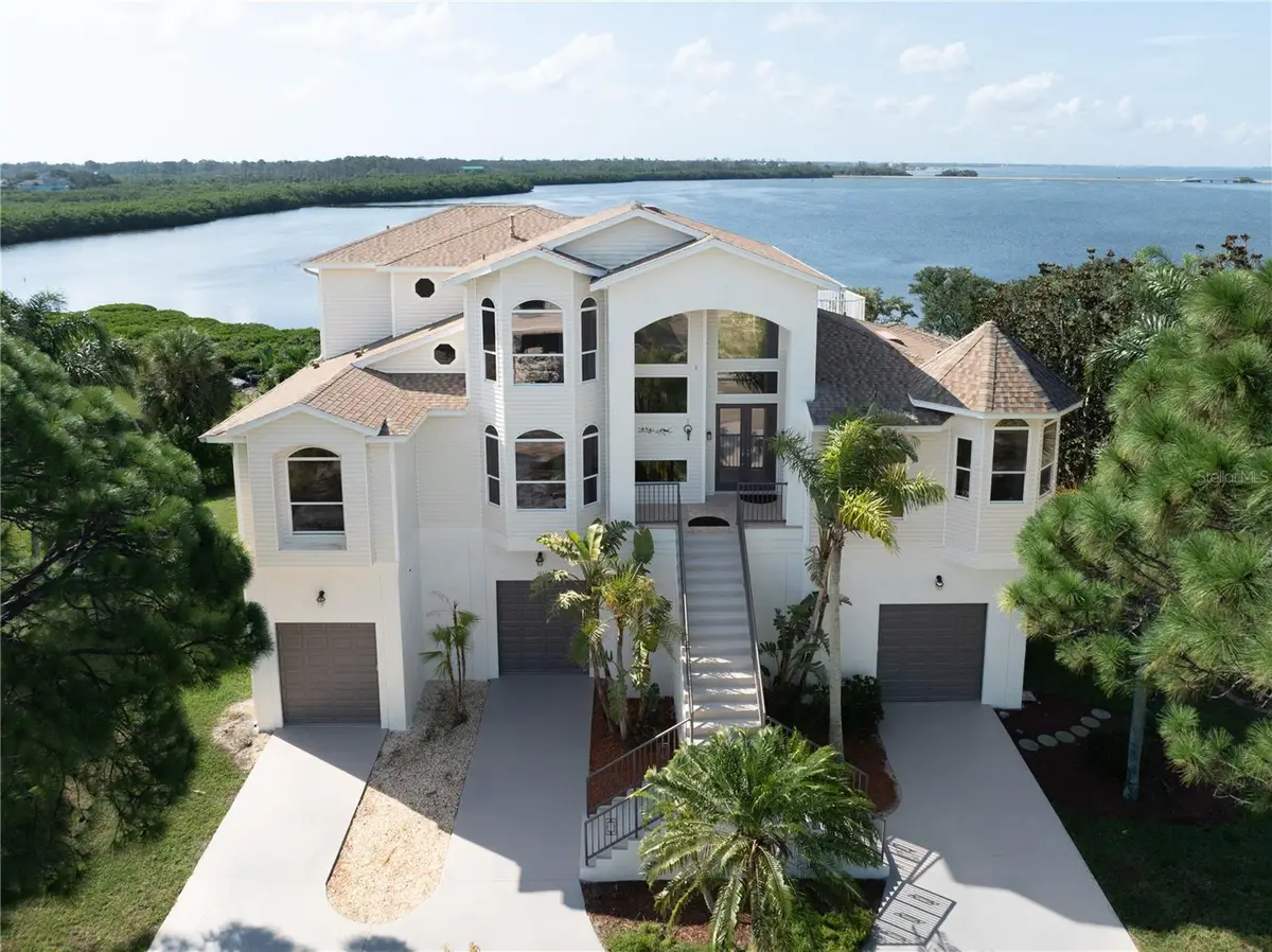 1661 Sea Breeze Drive, Tarpon Springs, FL 34689 - Image #1