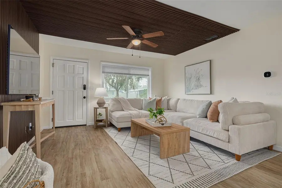 8013 Cornwall Lane, Tampa, FL 33615 - Image #3