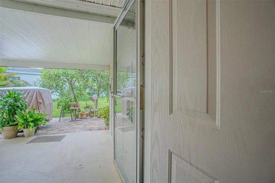 37654 Neukom Avenue, Zephyrhills, FL 33541 - Image #2