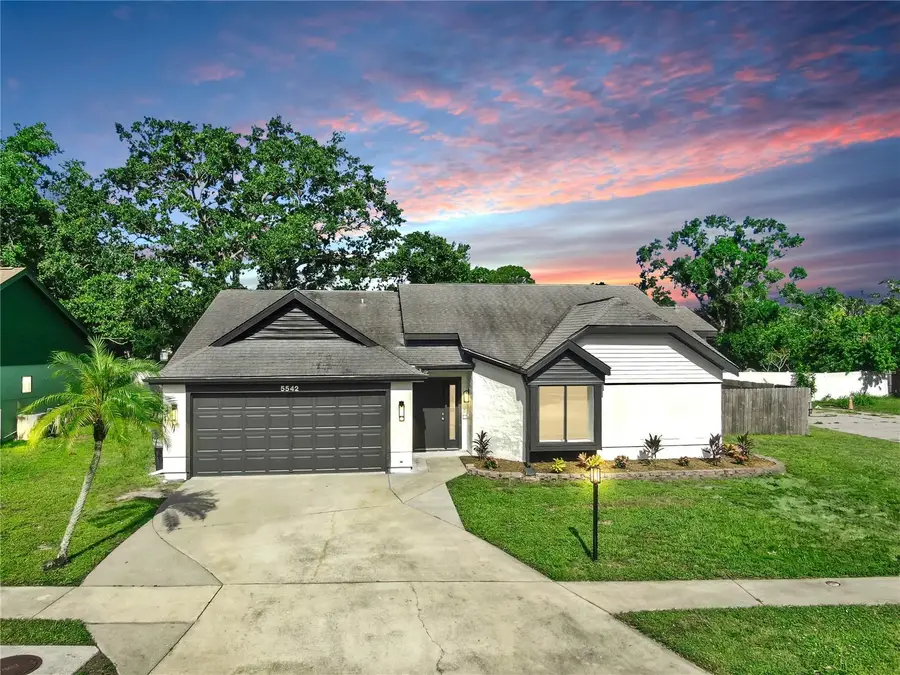 5542 34th Court E, Bradenton, FL 34203 - Image #2