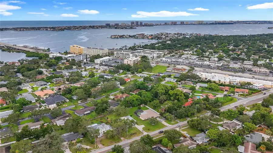 108 Indian Rocks Road S, Belleair Bluffs, FL 33770 - Image #2