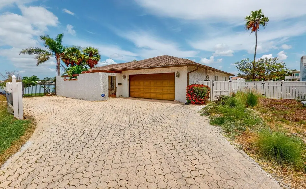 5960 Bahama Way N, Saint Pete Beach, FL 33706 - #1