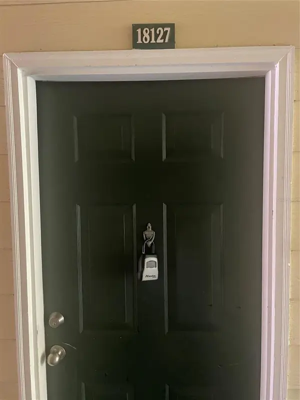 18127 Sterling Gate Circle #18127, TAMPA, FL 33647