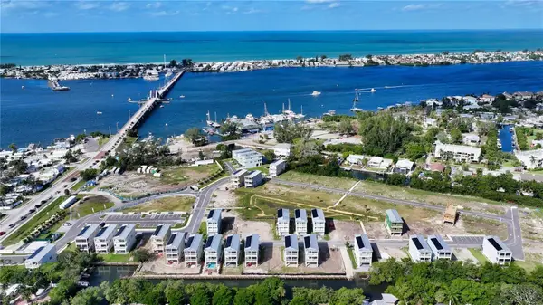 111 4th Street S, BRADENTON BEACH, FL 34217