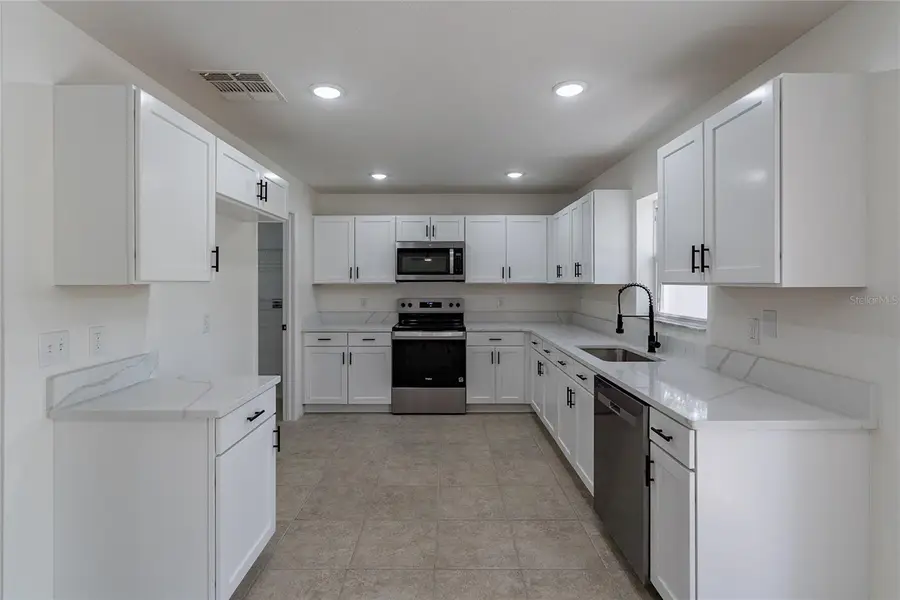 2457 Martins Run, Tavares, FL 32778 - Image #2