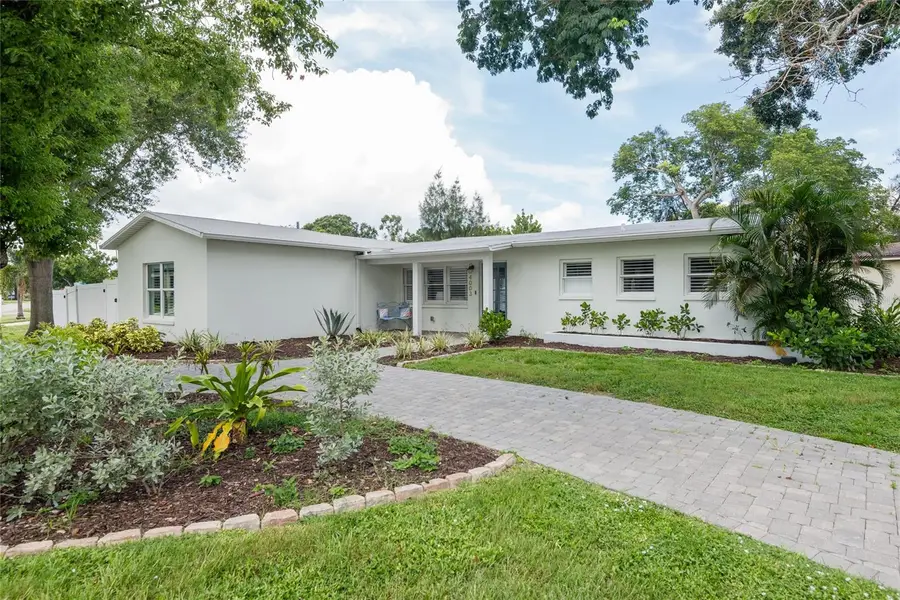 4003 W Coachman Avenue, Tampa, FL 33611 - Image #2