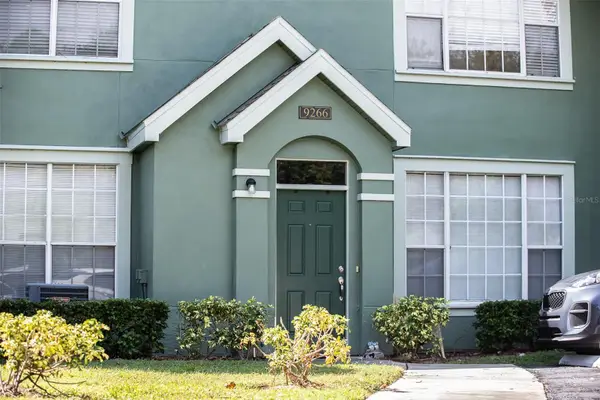 9266 Lake Chase Island Way #9266, TAMPA, FL 33626