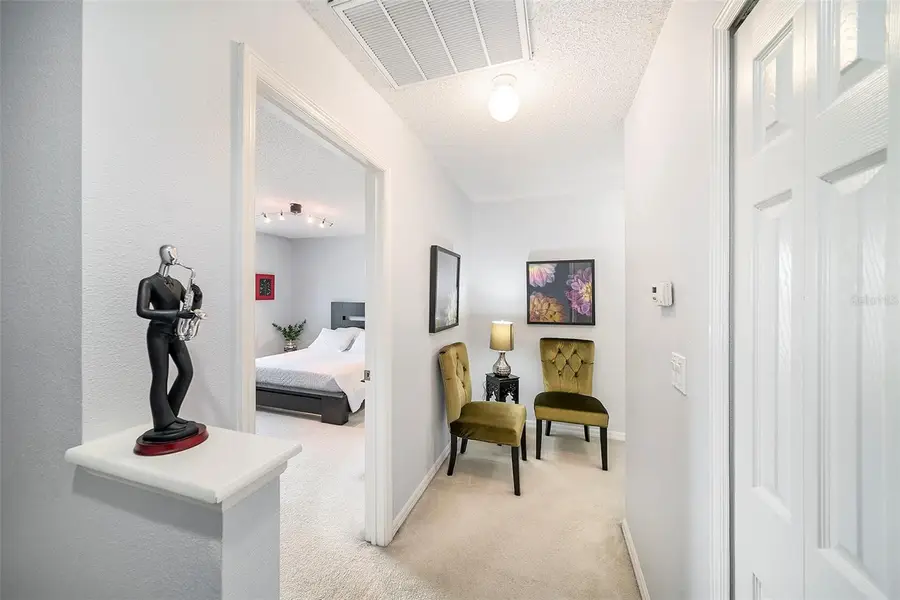 8534 Edgewater Place Boulevard, Tampa, FL 33615 - Image #3