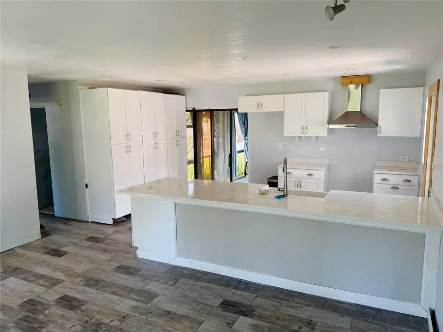 4680 Carson Street Ne, Saint Petersburg, FL 33703 - Image #2