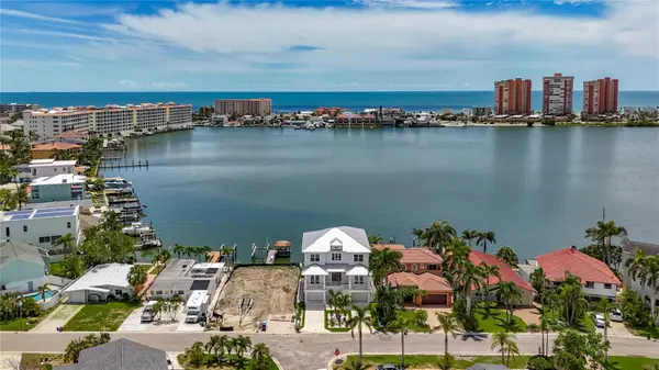 17713 Wall Circle, REDINGTON SHORES, FL 33708