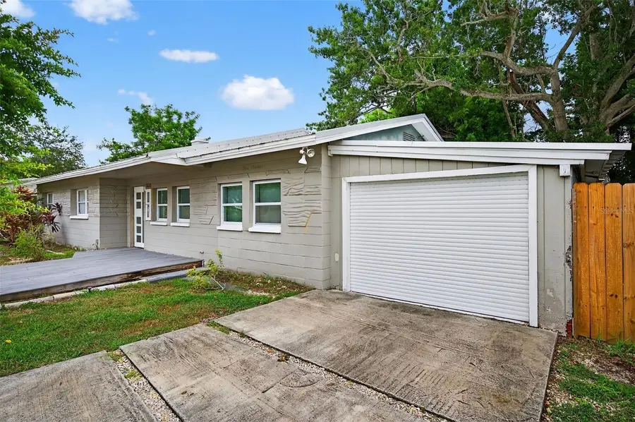 300 Davison Avenue Ne, Saint Petersburg, FL 33703 - Image #2