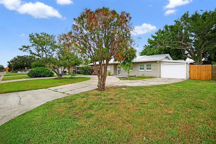 300 Davison Avenue Ne, Saint Petersburg, FL 33703 - Image #3