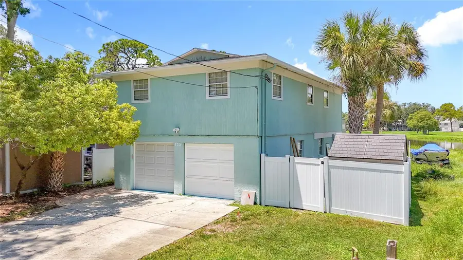 125 Mystic Lake Terrace N, Saint Petersburg, FL 33702 - Image #2