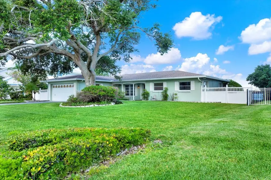 218 Driftwood Lane, Largo, FL 33770 - Image #3