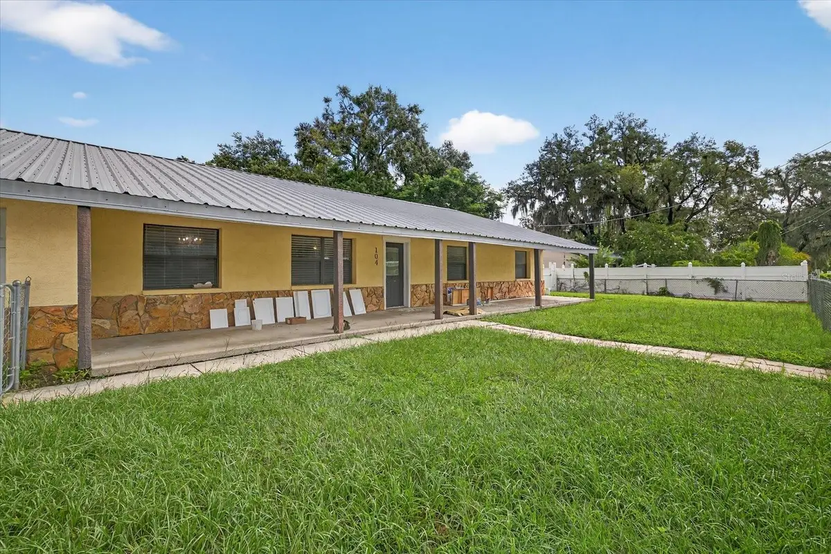 104 Apache Lane, Seffner, FL 33584 - Image #1