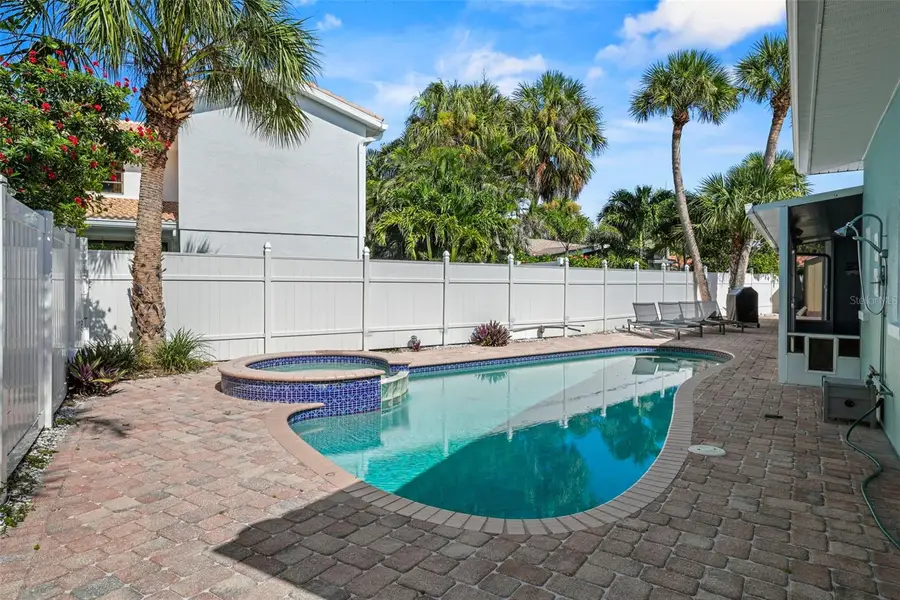 976 Narcissus Avenue, Clearwater Beach, FL 33767 - Image #2