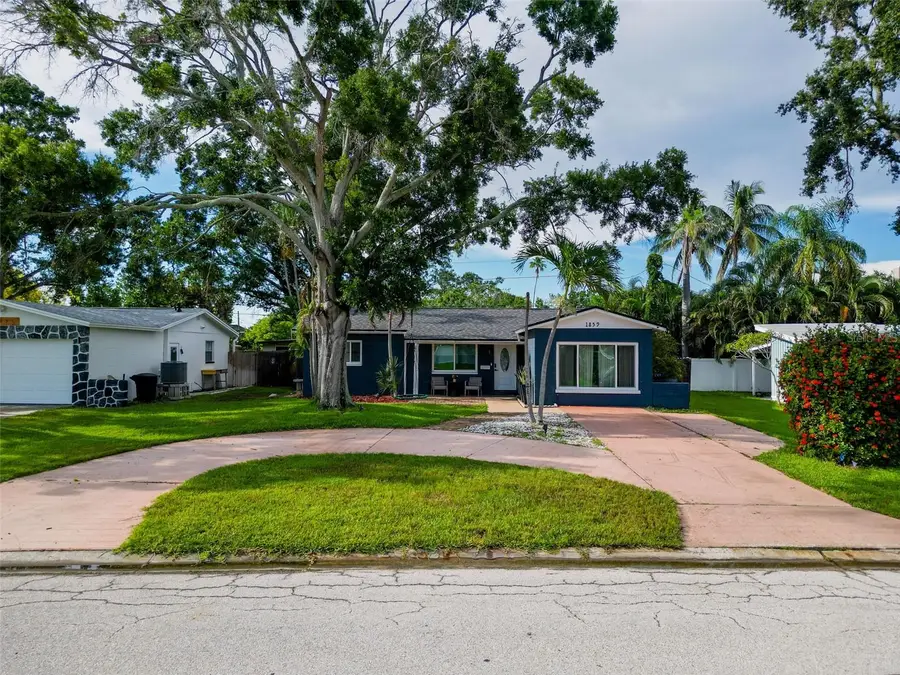1859 Oklahoma Avenue Ne, Saint Petersburg, FL 33703 - Image #2