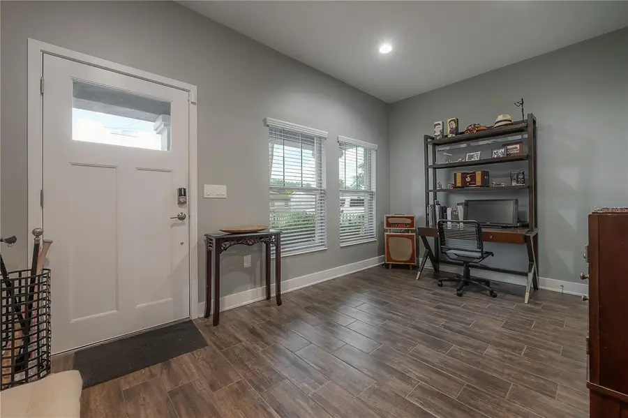 105 W Osborne Avenue, Tampa, FL 33603 - Image #3