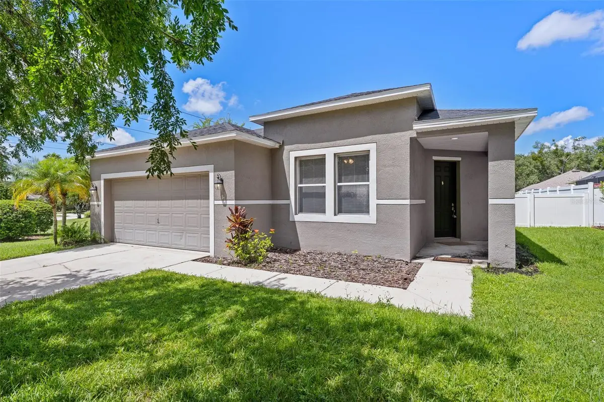 5713 Hawkpark Boulevard, Lithia, FL 33547 - Image #1