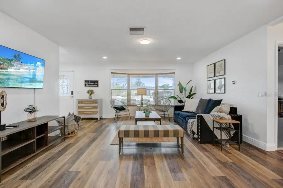 2121 Greenbriar Boulevard, Clearwater, FL 33763 - Image #3