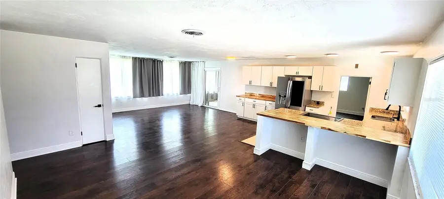 5755 43rd Street N, Saint Petersburg, FL 33714 - Image #3