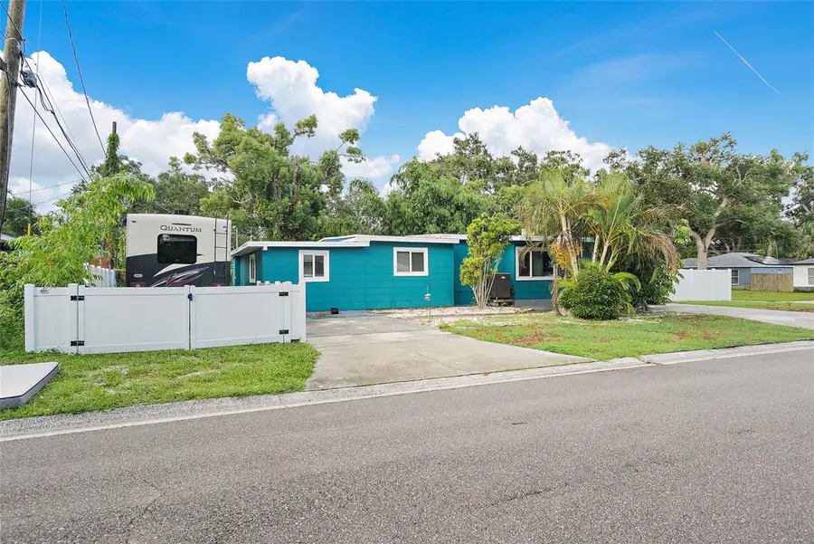 2470 47th Street S, Saint Petersburg, FL 33711 - Image #3