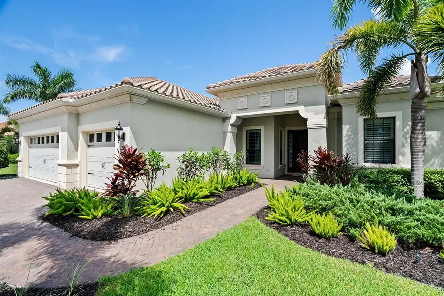 8236 Larkspur Circle, Sarasota, FL 34241 - Image #2