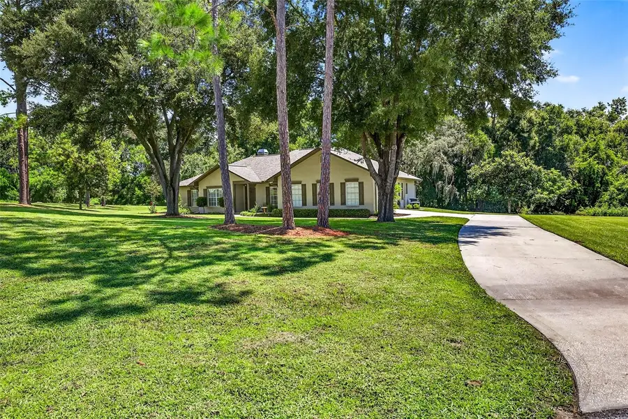 11240 Grandview Dr, Dade City, FL 33525 - Image #3