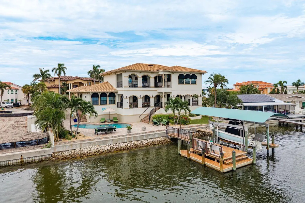 7974 9th Avenue S, Saint Petersburg, FL 33707 - Image #1