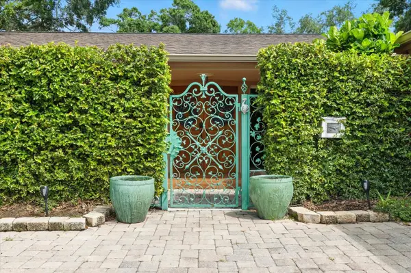 425 Ponce De Leon Boulevard, BELLEAIR, FL 33756