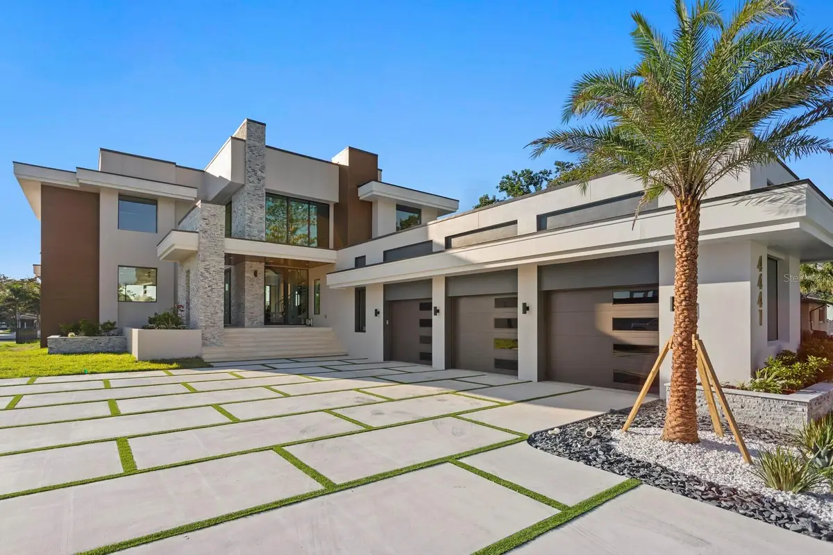 4441 Pompano Drive Se, Saint Petersburg, FL 33705 - Image #1