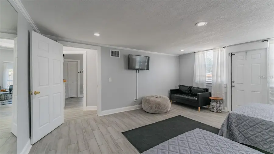 1668 28th Avenue N, Saint Petersburg, FL 33713 - #3