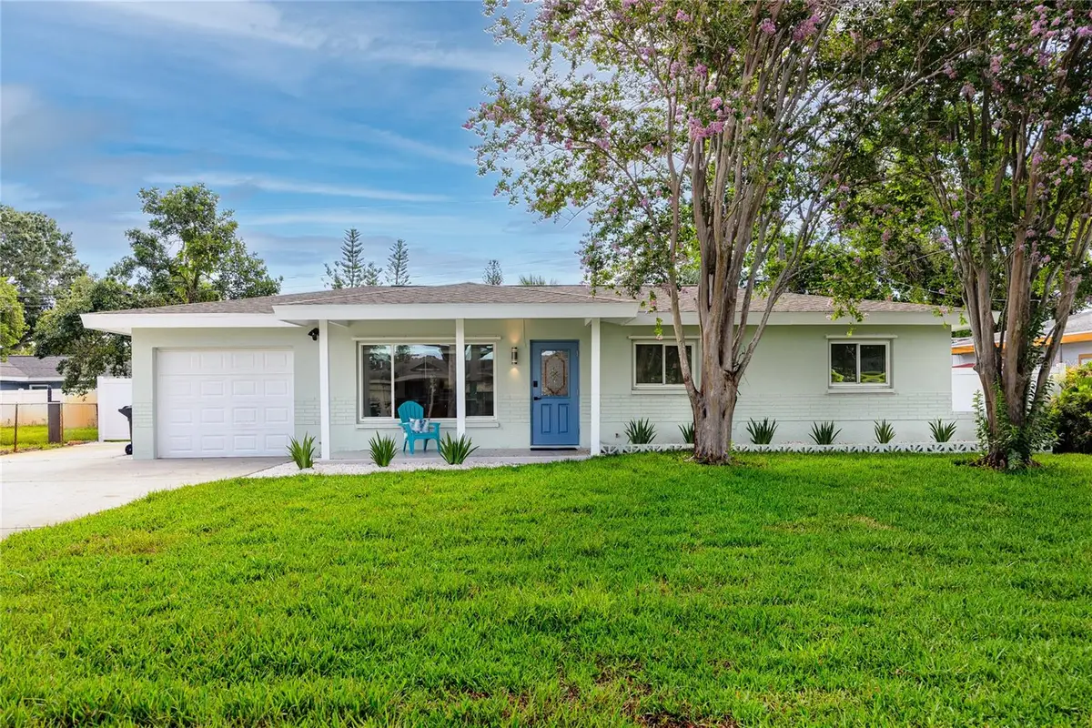 933 64th Avenue S, Saint Petersburg, FL 33705 - Image #1