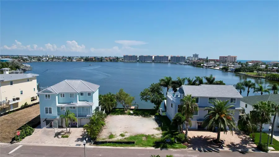 415 180th Avenue E, Redington Shores, FL 33708 - Image #2