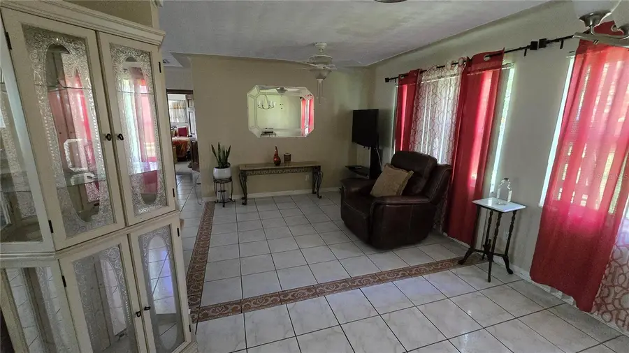 5490 Dr Martin Luther King Jr Street S, Saint Petersburg, FL 33705 - Image #2