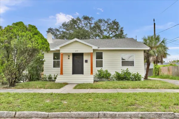 217 38th Street N, ST PETERSBURG, FL 33713