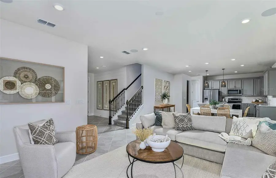 9710 Redwood Heights Loop, Thonotosassa, FL 33592 - Image #2