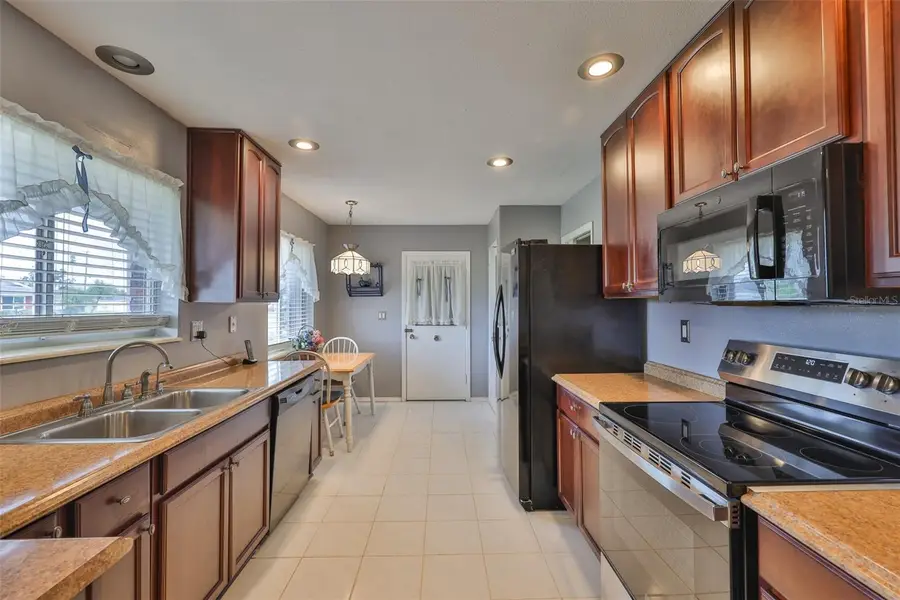 643 Oakmont Avenue, Sun City Center, FL 33573 - Image #3