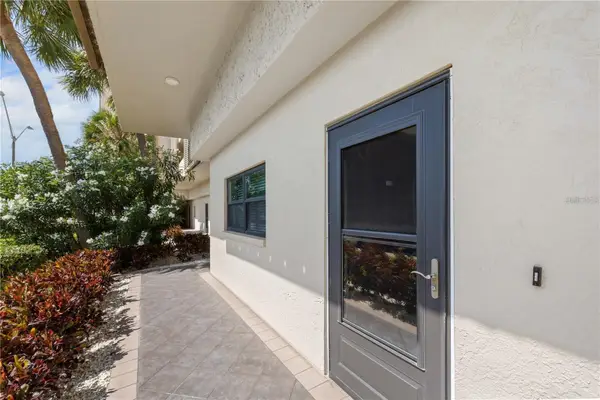 7050 Sunset Drive S #105, SOUTH PASADENA, FL 33707