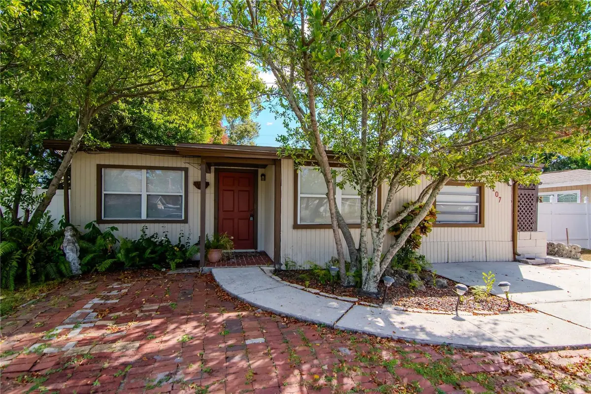 107 Emerald Lane, Largo, FL 33771 - Image #1