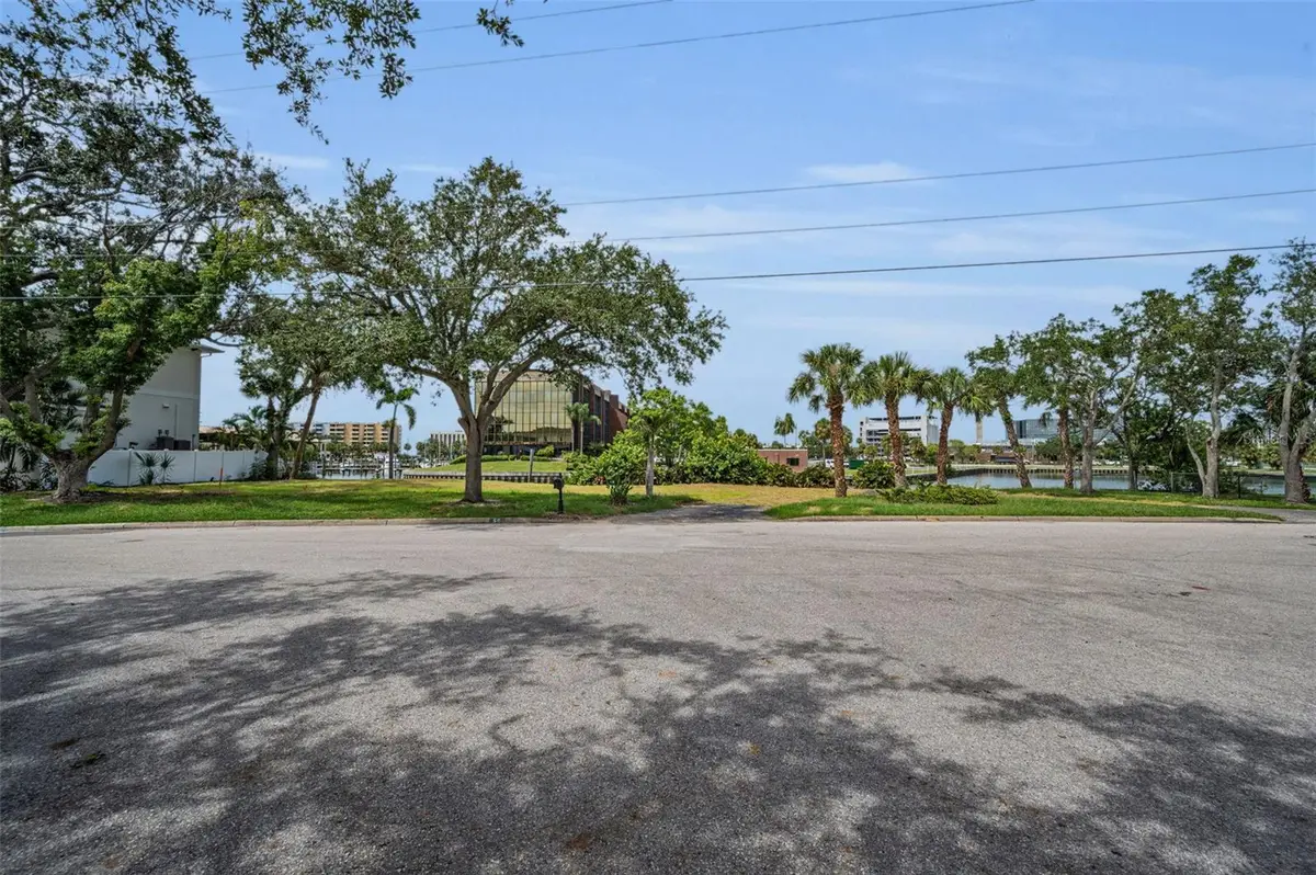 56 Sandpiper Road, Tampa, FL 33609 - Image #1