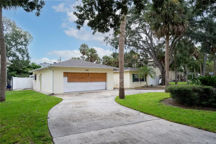 4627 W Lamb Avenue, Tampa, FL 33629 - Image #2